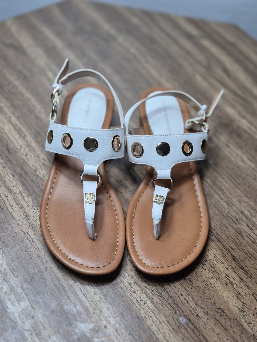 Tommy Hilfiger Sandle Thong Flipflops  Size 7M